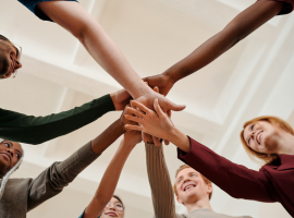 Nous sommes passionnés par la création de solutions digitales innovantes qui propulsent les entreprises vers le succès.